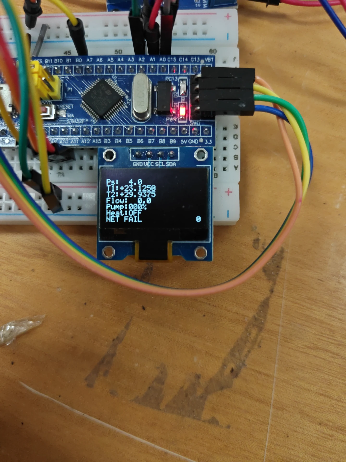 物联网设备 STM32 与 OLED 本地状态显示